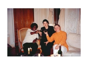 С послом Танзании в России Евой Нзаро и Ириной Богдановой (МИД России). 2001